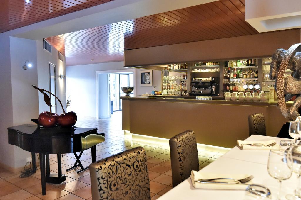 Hotel Le Domaine Des Oliviers Pierrelatte Exteriér fotografie