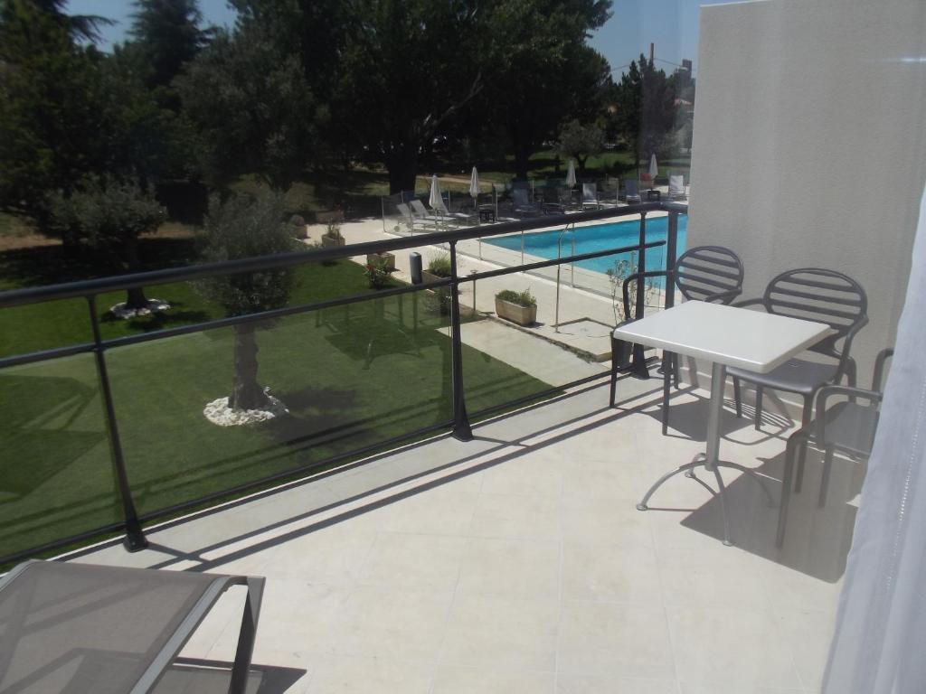 Hotel Le Domaine Des Oliviers Pierrelatte Pokoj fotografie
